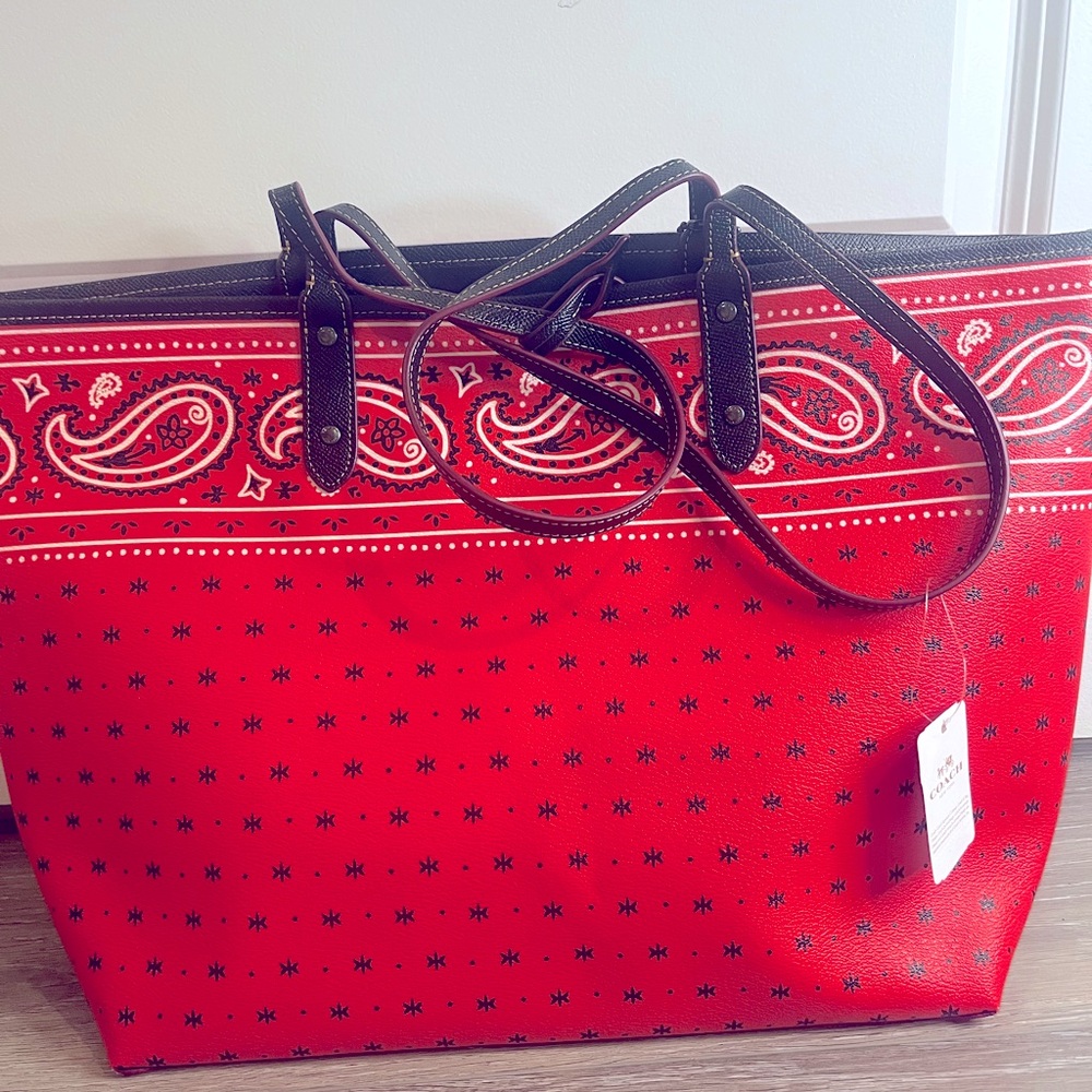 Disney Coach Bag - Picture 3 of 8